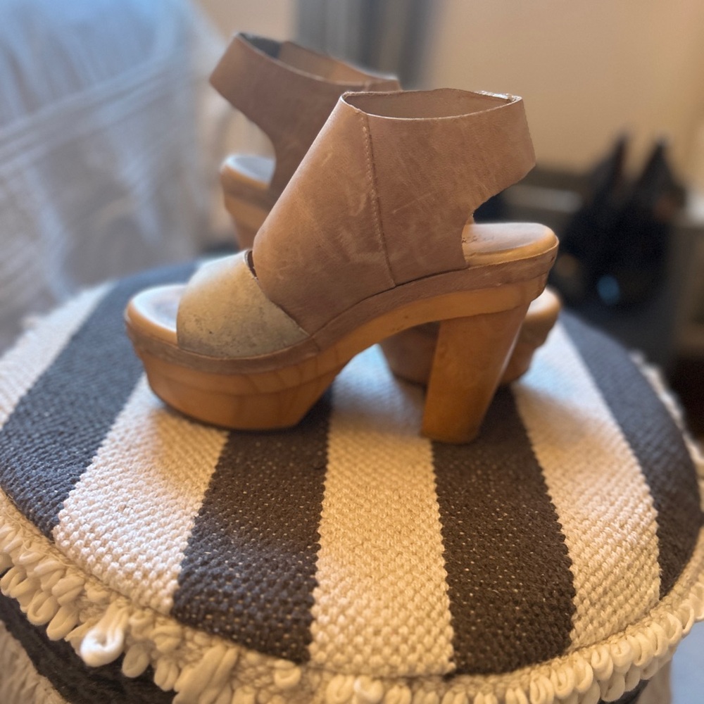 Super cute platform heels by Koolaburra